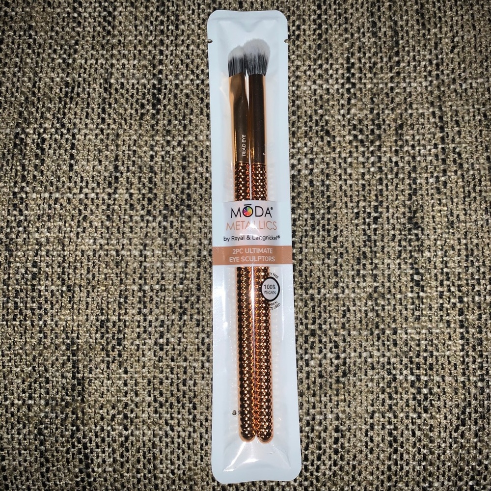 2 pc Moda metallic eyeshadow brushes